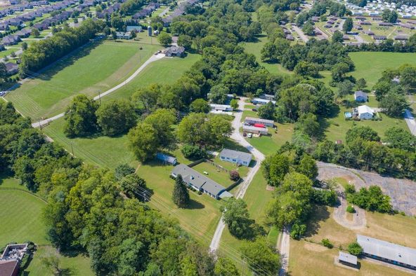 Three Oaks Village: 931 Baker Rd, Columbia, TN 38401